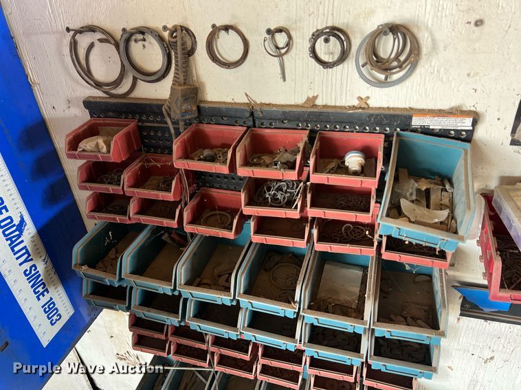 image for item II9099 Storage and shelving