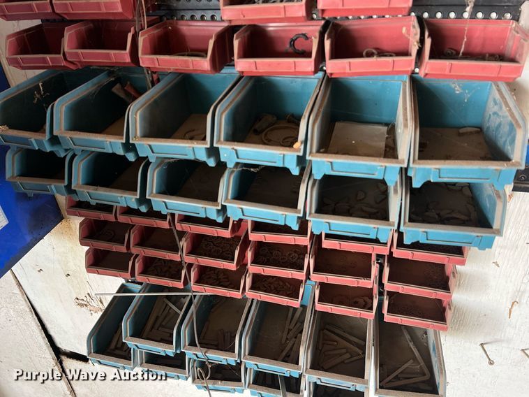 image for item II9099 Storage and shelving