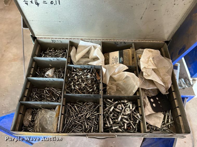 image for item II9099 Storage and shelving