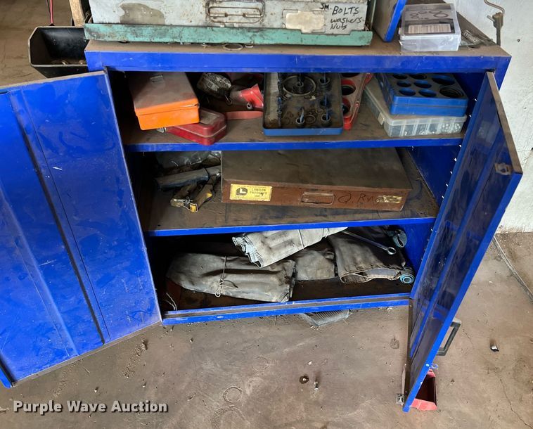 image for item II9099 Storage and shelving