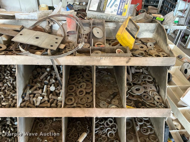 image for item II9099 Storage and shelving