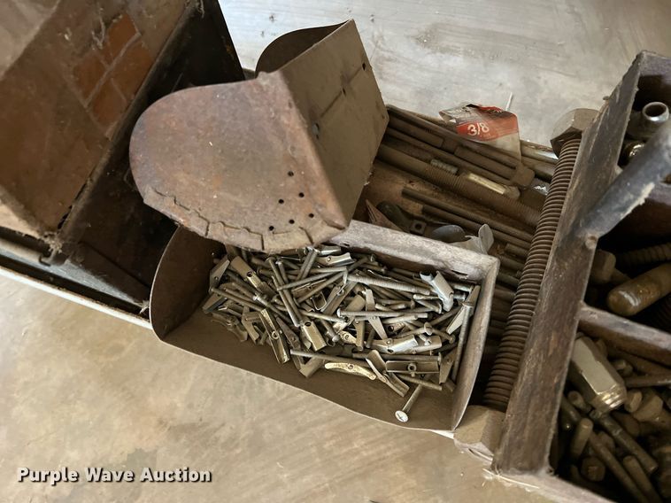 image for item II9099 Storage and shelving