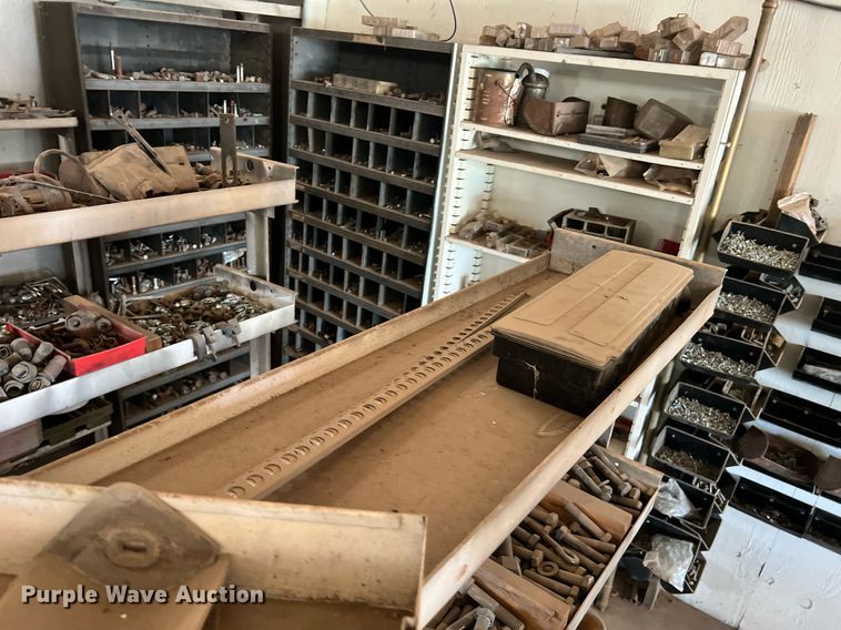 image for item II9099 Storage and shelving