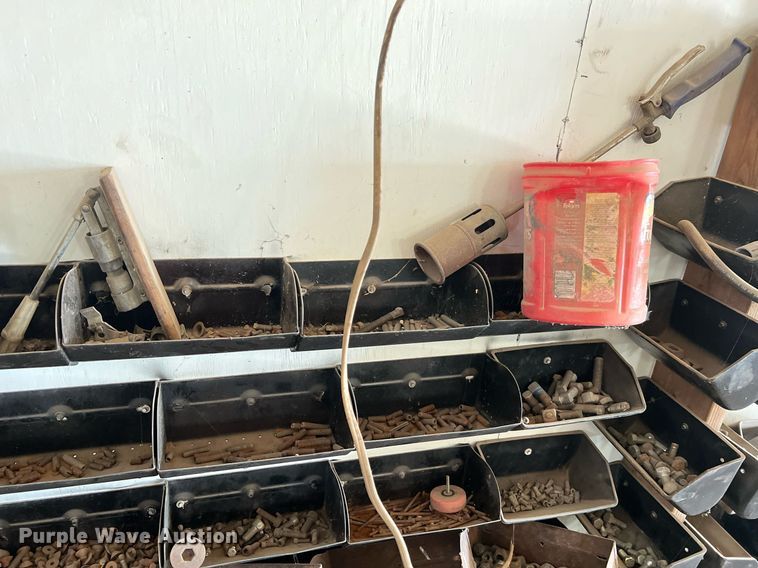 image for item II9099 Storage and shelving