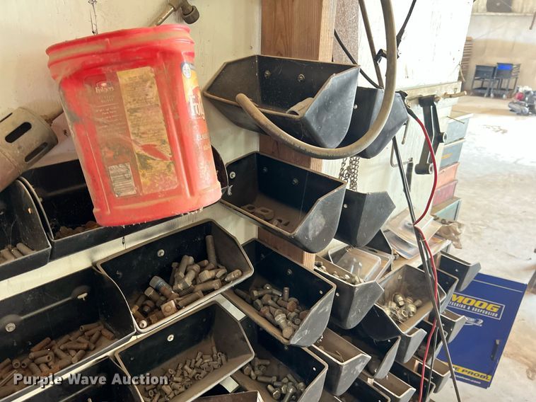 image for item II9099 Storage and shelving