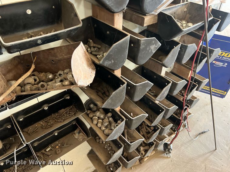 image for item II9099 Storage and shelving