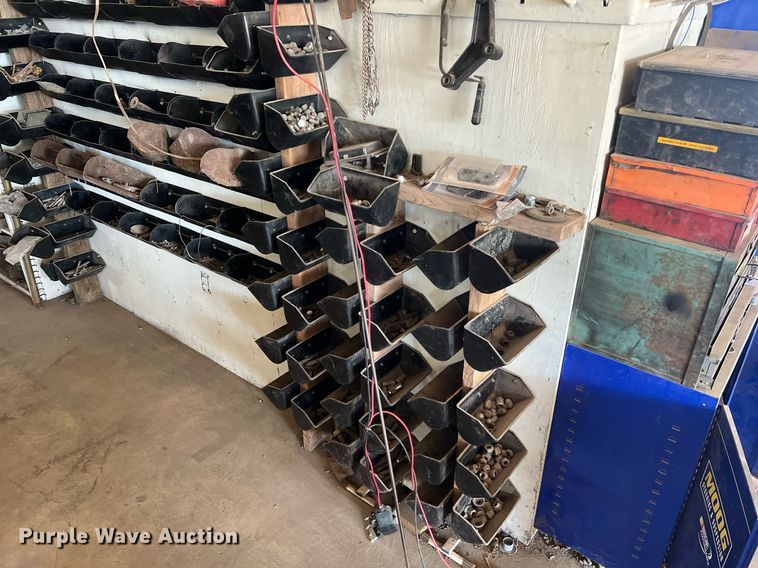 image for item II9099 Storage and shelving