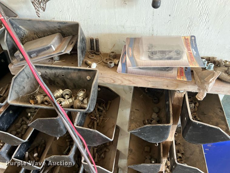 image for item II9099 Storage and shelving