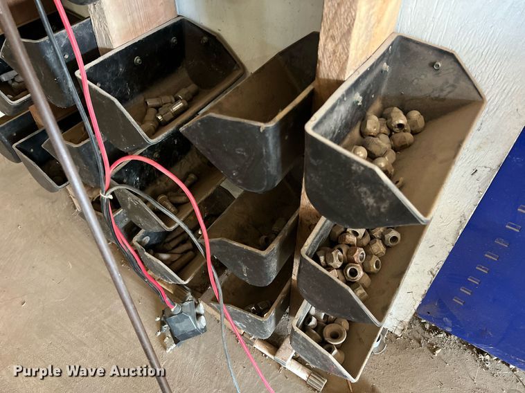 image for item II9099 Storage and shelving