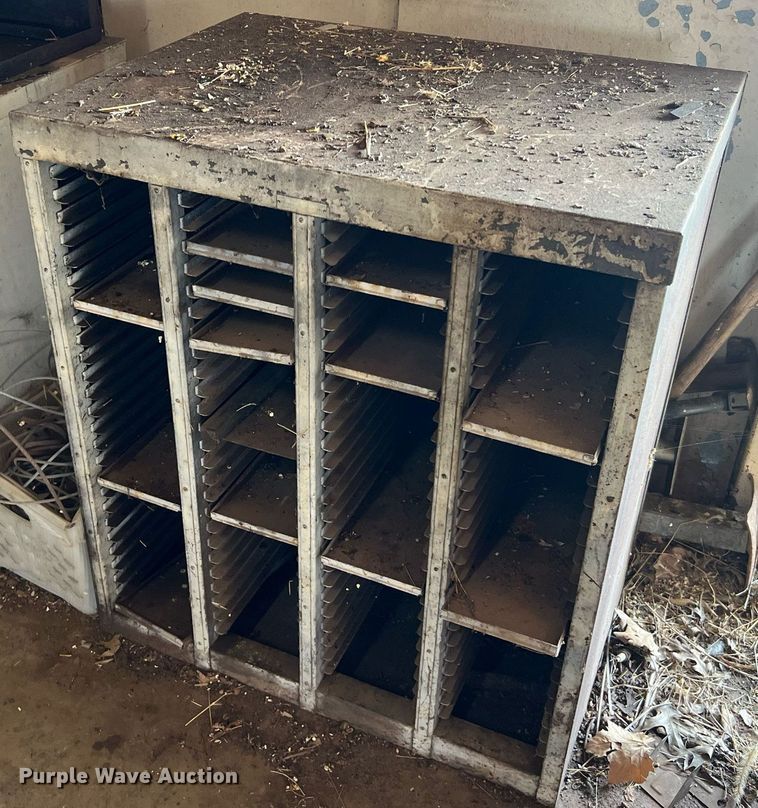 image for item II9100 (7) shelves of parts