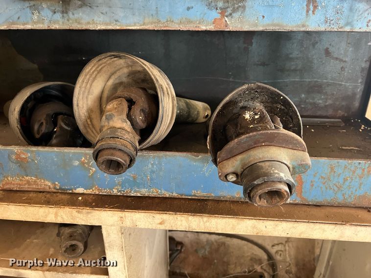 image for item II9100 (7) shelves of parts