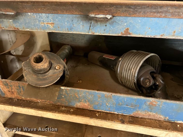 image for item II9100 (7) shelves of parts