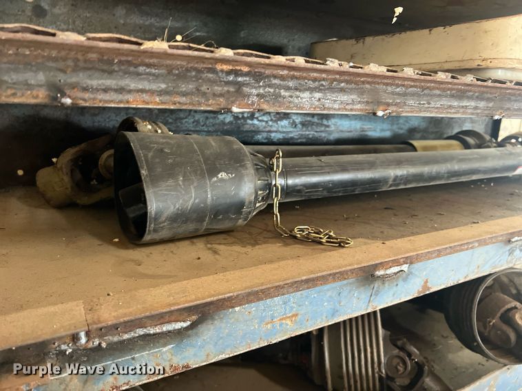 image for item II9100 (7) shelves of parts