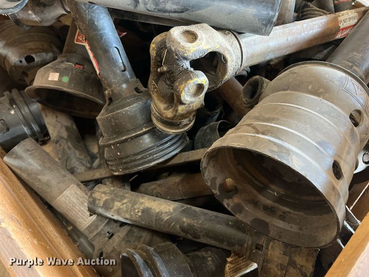 image for item II9100 (7) shelves of parts