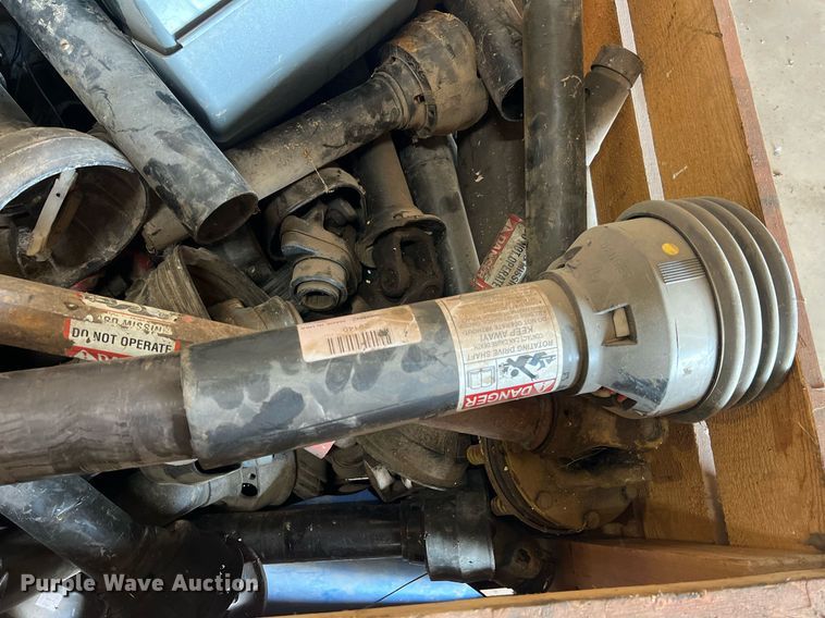 image for item II9100 (7) shelves of parts