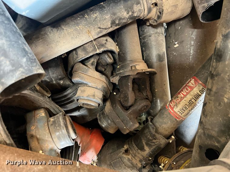 image for item II9100 (7) shelves of parts