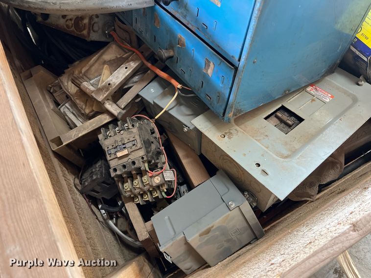 image for item II9104 (3) pallets of building materials