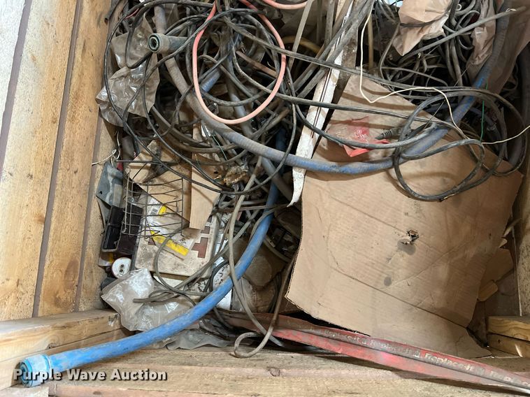 image for item II9104 (3) pallets of building materials