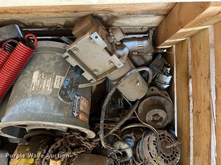 image for item II9104 (3) pallets of building materials