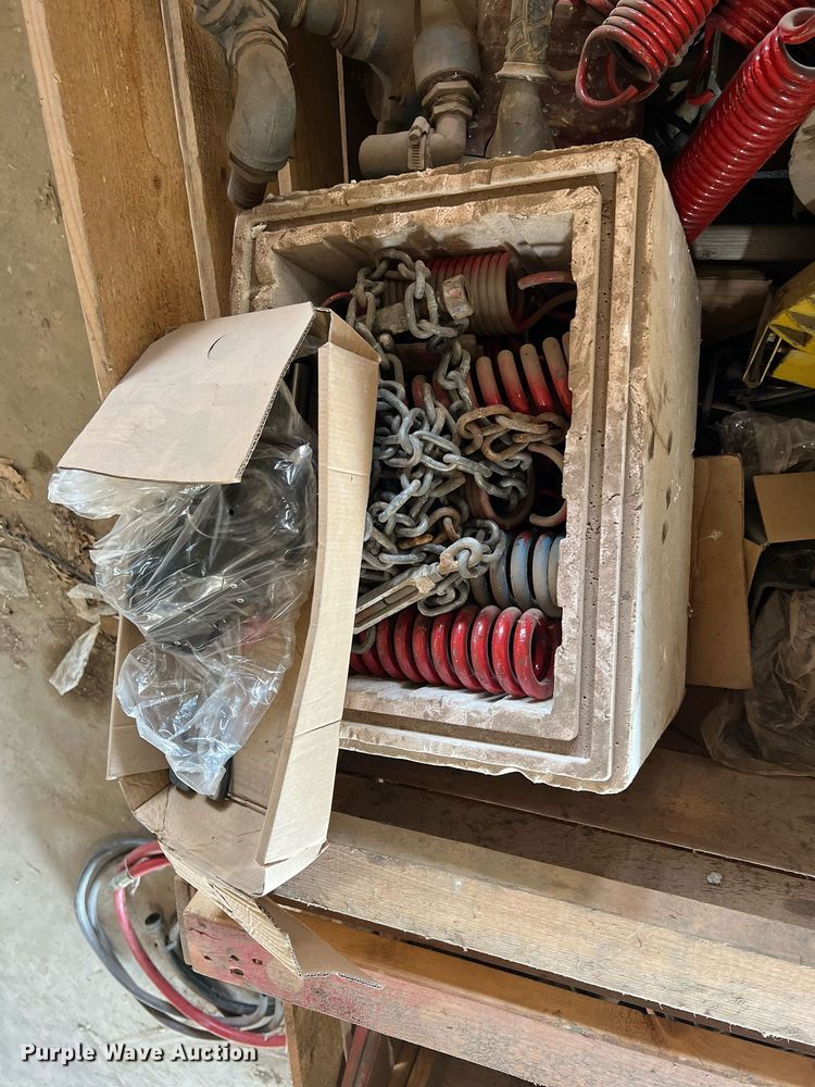 image for item II9104 (3) pallets of building materials