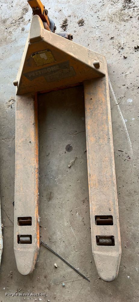 image for item II9105 (2) pallet jacks