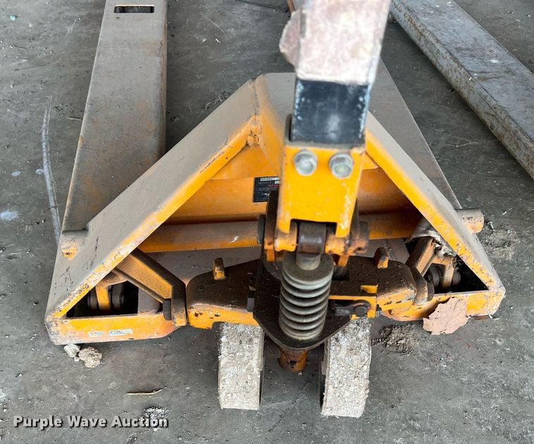 image for item II9105 (2) pallet jacks