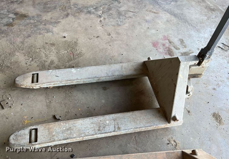 image for item II9105 (2) pallet jacks