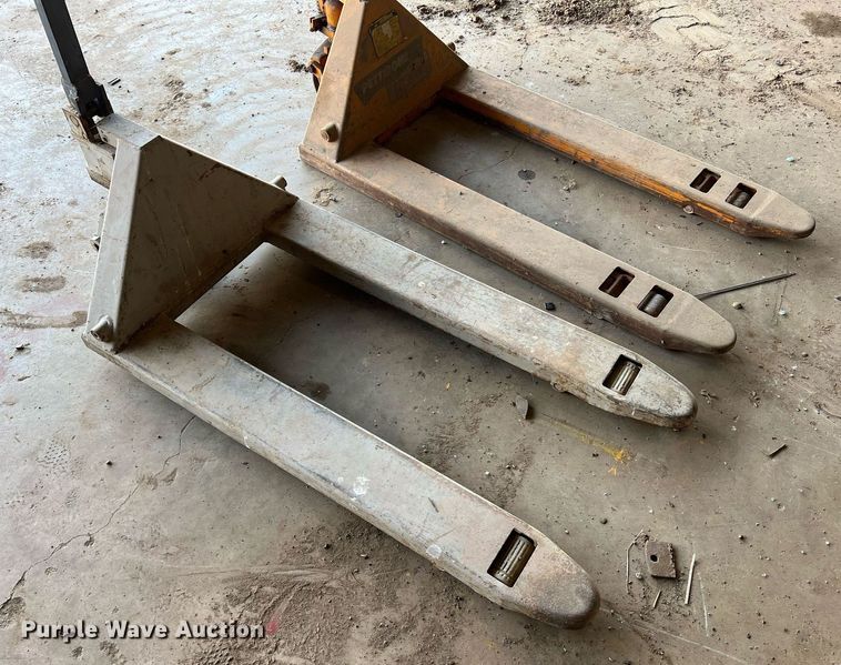 image for item II9105 (2) pallet jacks