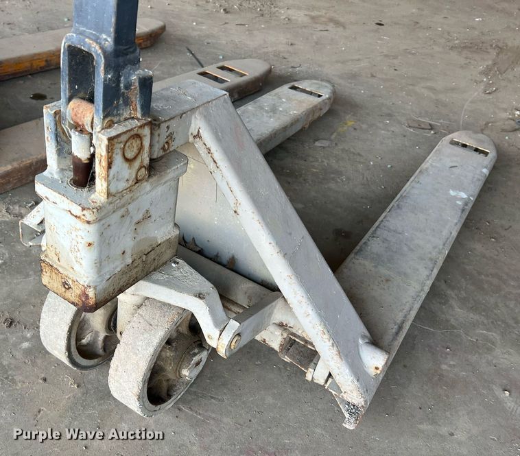 image for item II9105 (2) pallet jacks