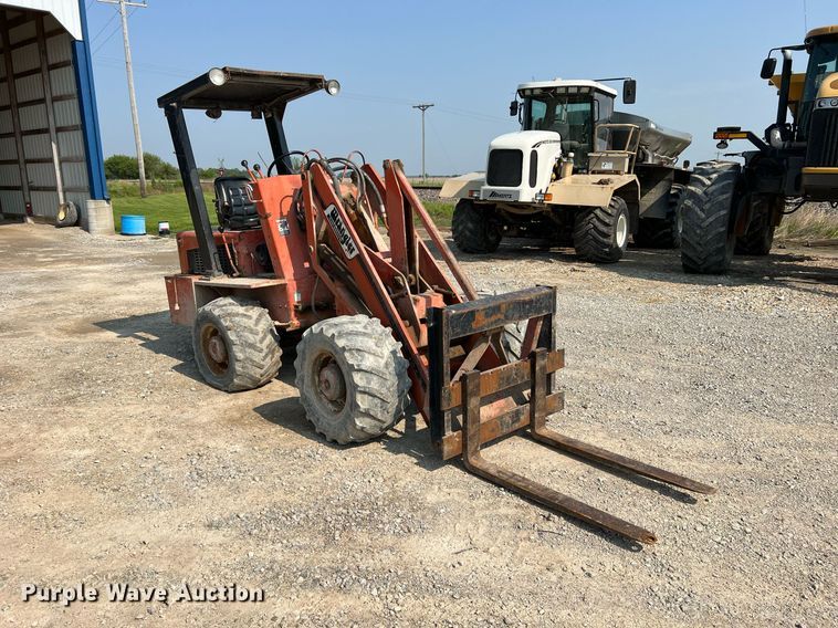 image for item II9111 Willmar Wrangler  wheel loader