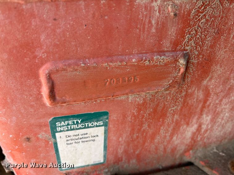 image for item II9111 Willmar Wrangler  wheel loader