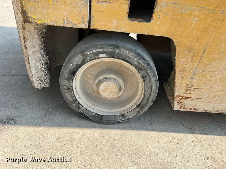 image for item II9112 Caterpillar T50D  forklift