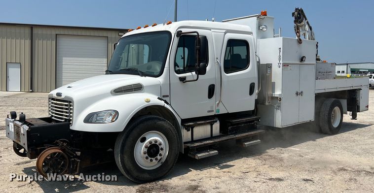 image for item II9114 2007 Freightliner Business Class M2  utility / service truck