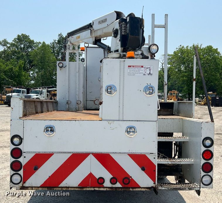 image for item II9114 2007 Freightliner Business Class M2  utility / service truck