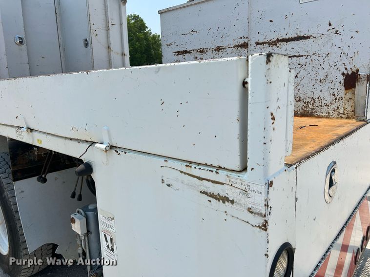 image for item II9114 2007 Freightliner Business Class M2  utility / service truck