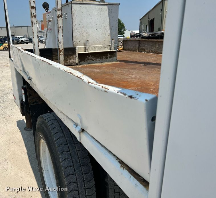 image for item II9114 2007 Freightliner Business Class M2  utility / service truck