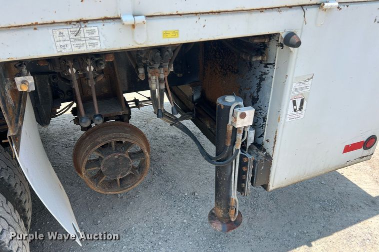 image for item II9114 2007 Freightliner Business Class M2  utility / service truck