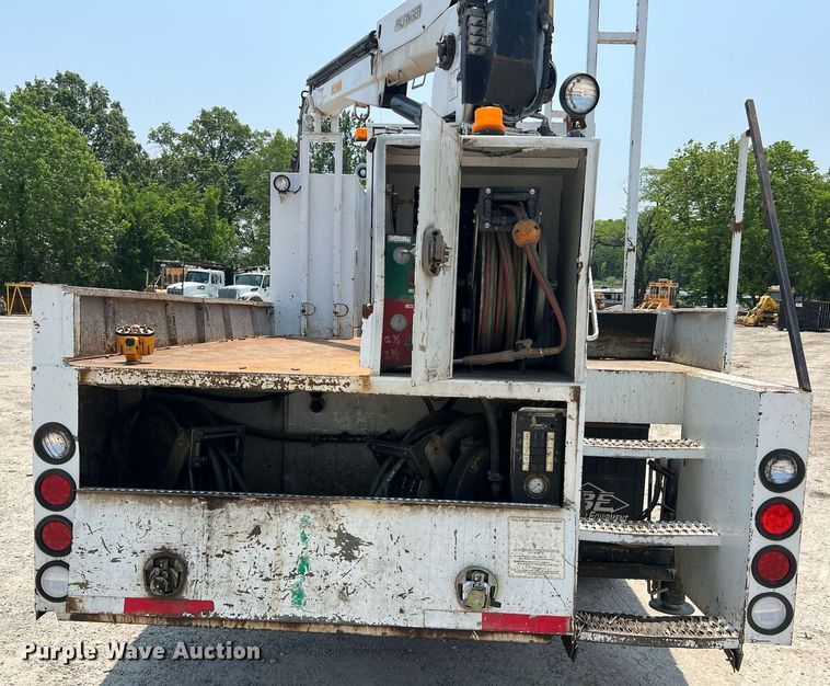 image for item II9114 2007 Freightliner Business Class M2  utility / service truck