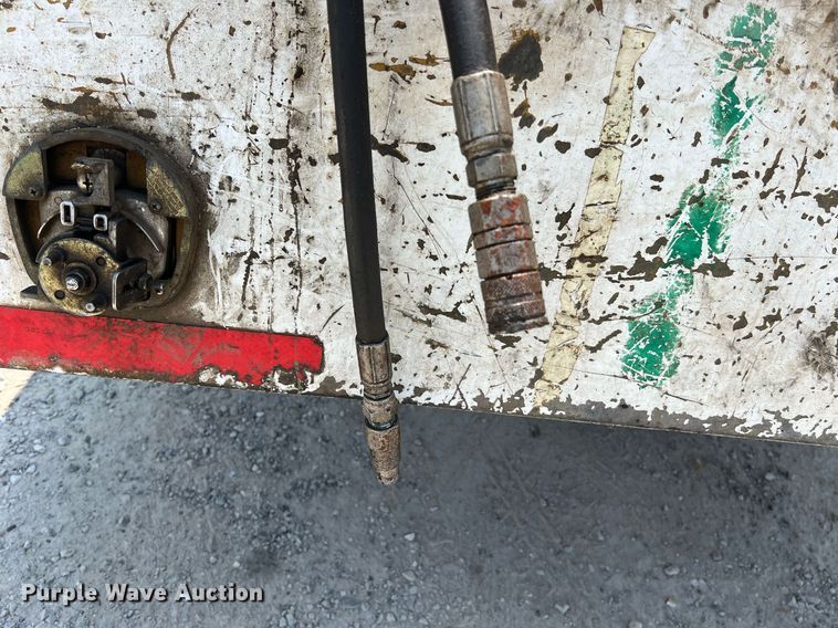 image for item II9114 2007 Freightliner Business Class M2  utility / service truck