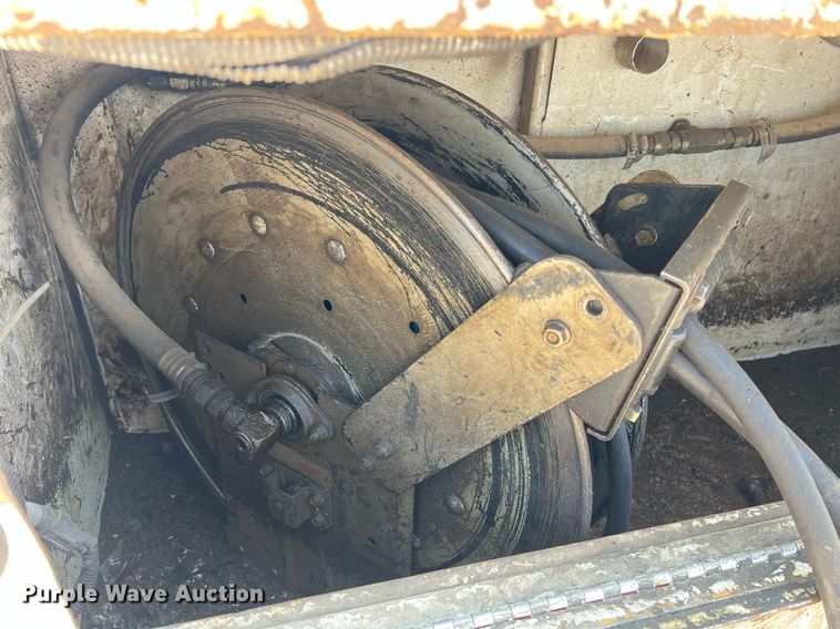 image for item II9114 2007 Freightliner Business Class M2  utility / service truck