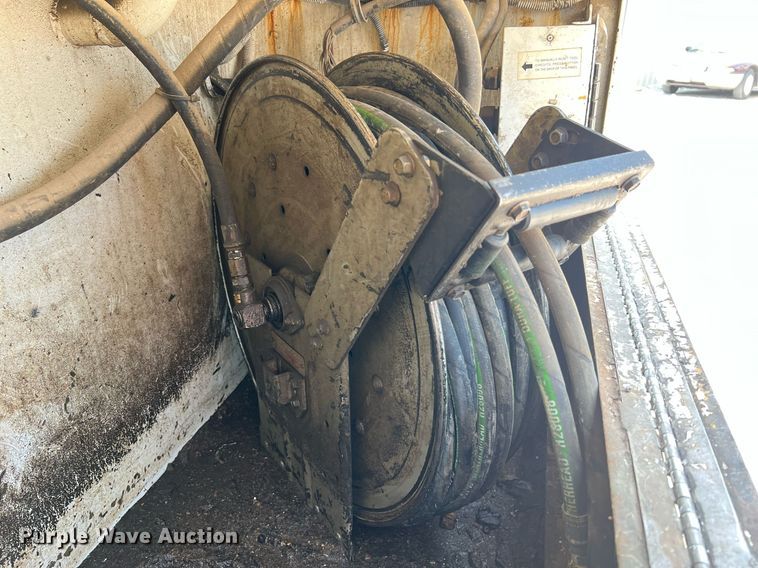 image for item II9114 2007 Freightliner Business Class M2  utility / service truck