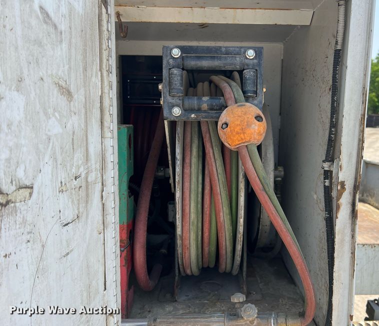 image for item II9114 2007 Freightliner Business Class M2  utility / service truck