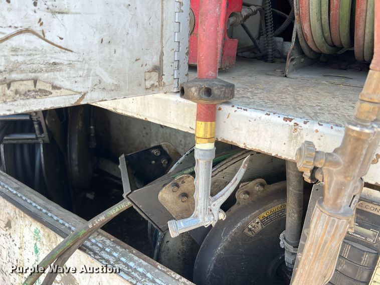 image for item II9114 2007 Freightliner Business Class M2  utility / service truck