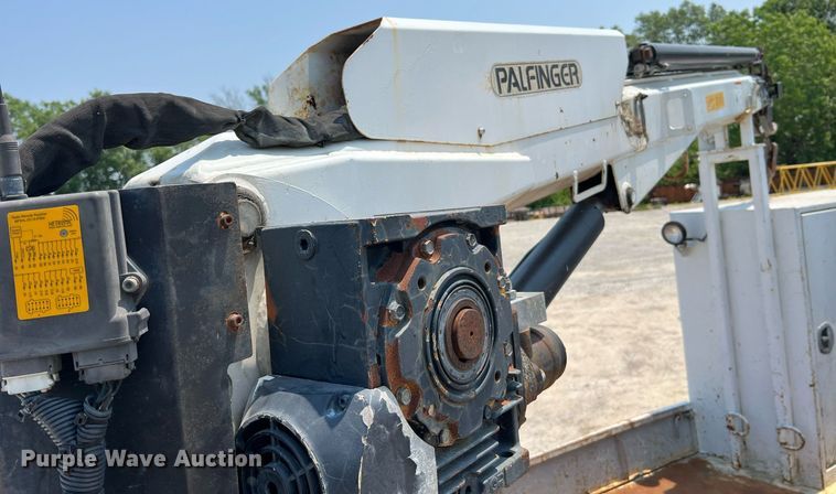 image for item II9114 2007 Freightliner Business Class M2  utility / service truck