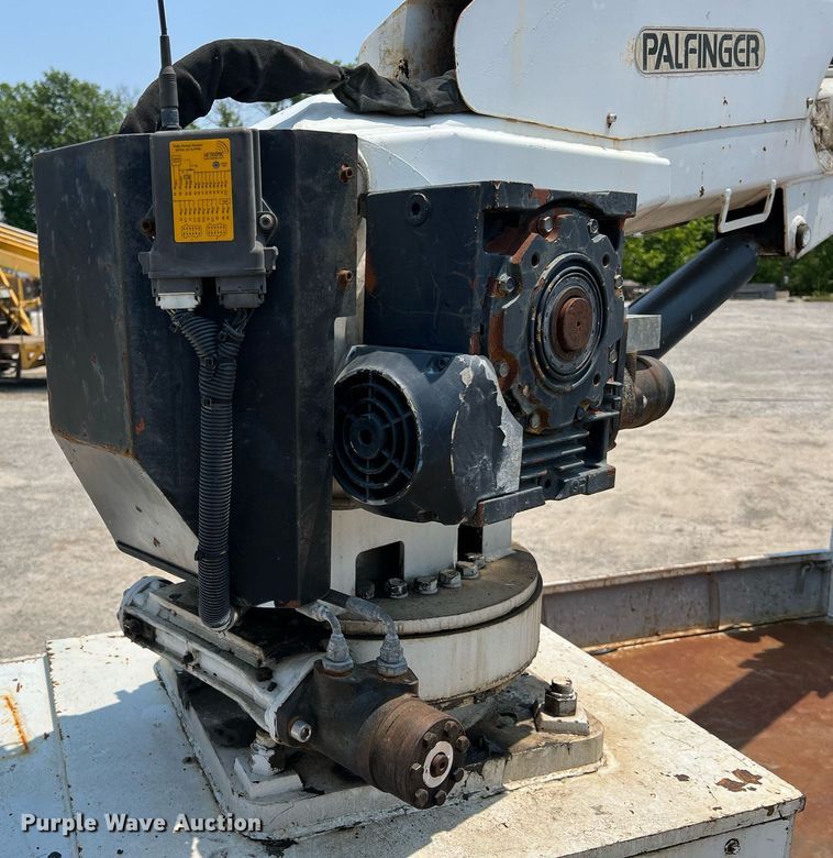 image for item II9114 2007 Freightliner Business Class M2  utility / service truck