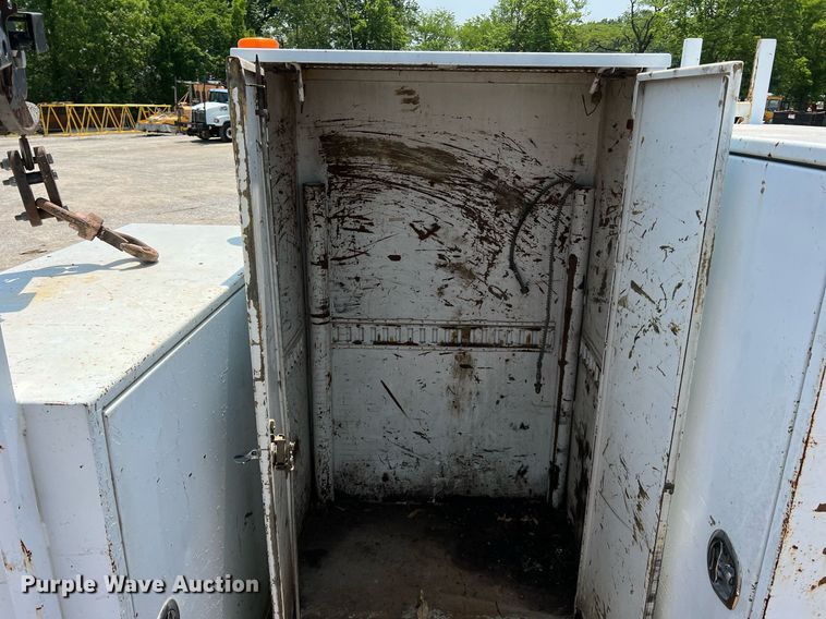 image for item II9114 2007 Freightliner Business Class M2  utility / service truck