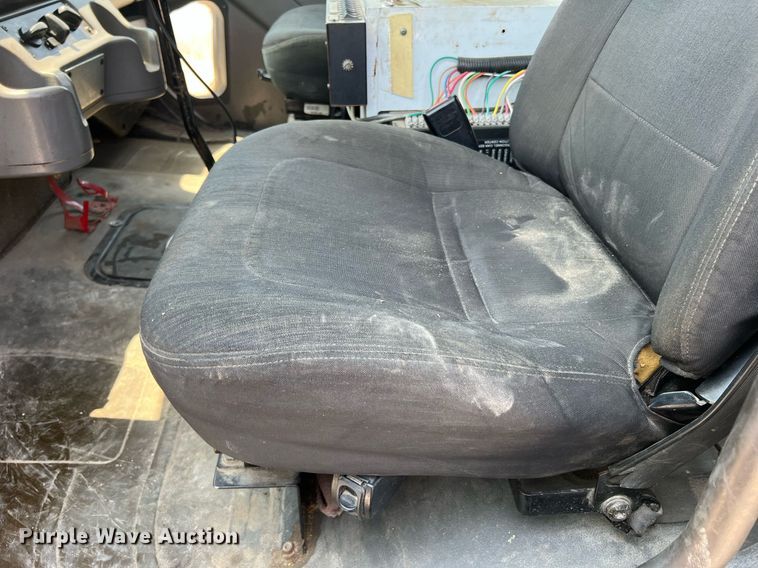 image for item II9114 2007 Freightliner Business Class M2  utility / service truck