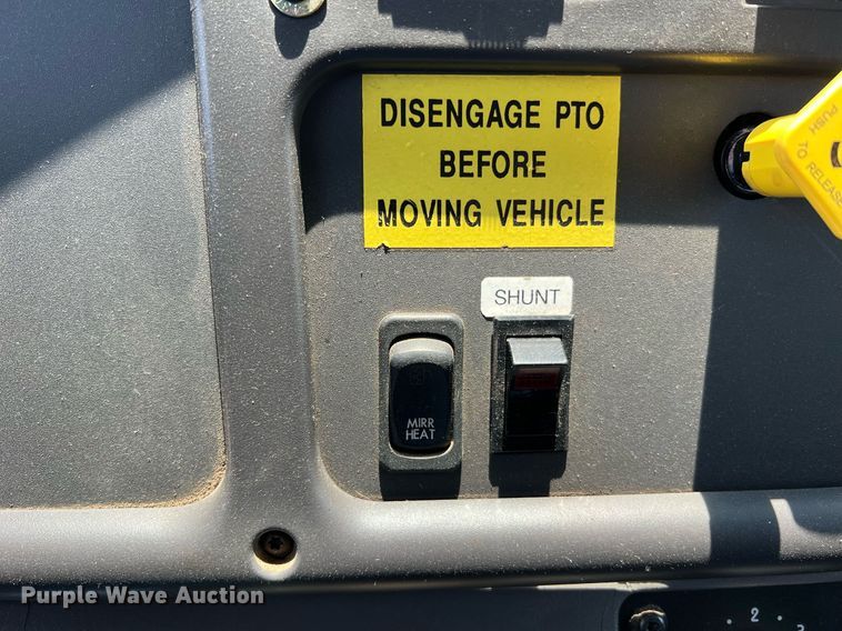 image for item II9114 2007 Freightliner Business Class M2  utility / service truck