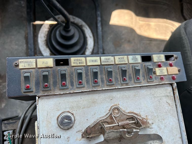 image for item II9114 2007 Freightliner Business Class M2  utility / service truck