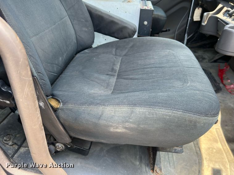 image for item II9114 2007 Freightliner Business Class M2  utility / service truck